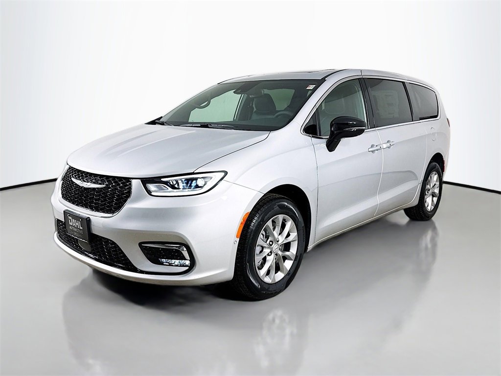 New 2026 Chrysler Pacifica Select image 3