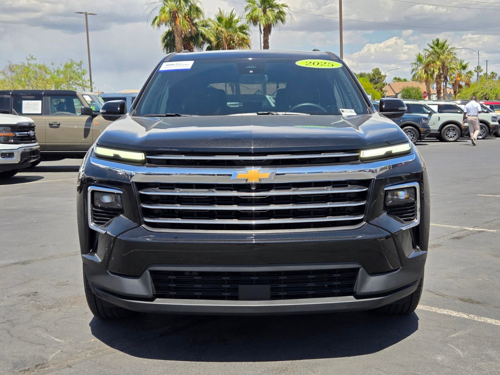 Used 2025 Chevrolet Traverse LT FWD image 8