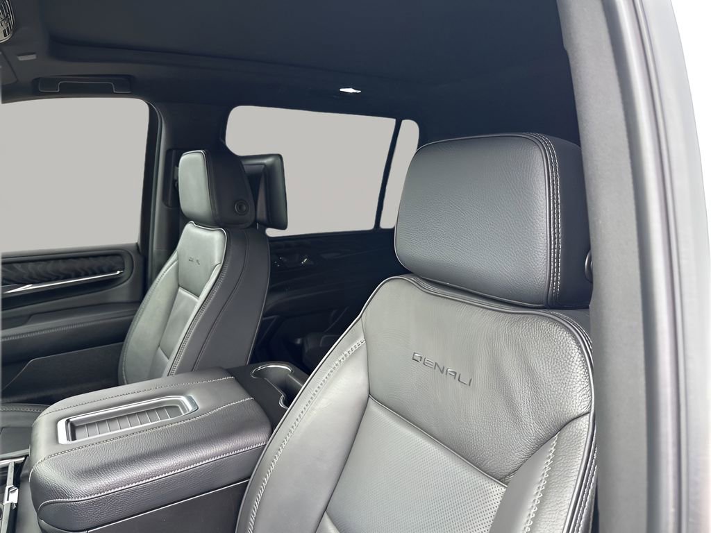 Used 2023 GMC Yukon XL Denali w/ Denali Reserve Package RWD image 27