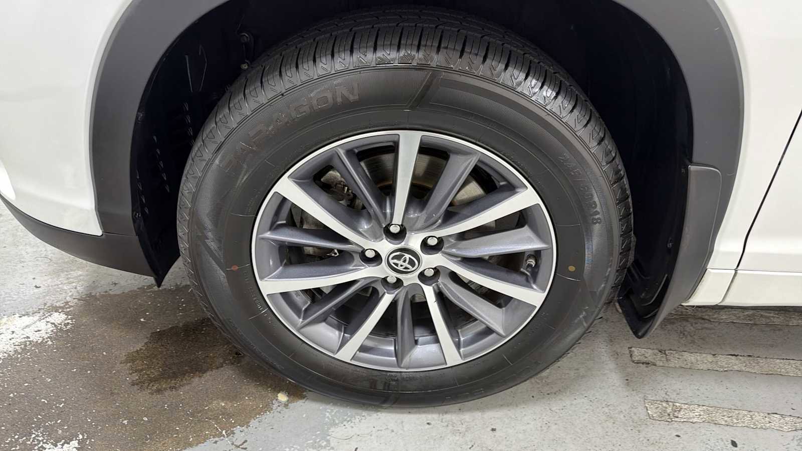 Used 2017 Toyota Highlander XLE image 10