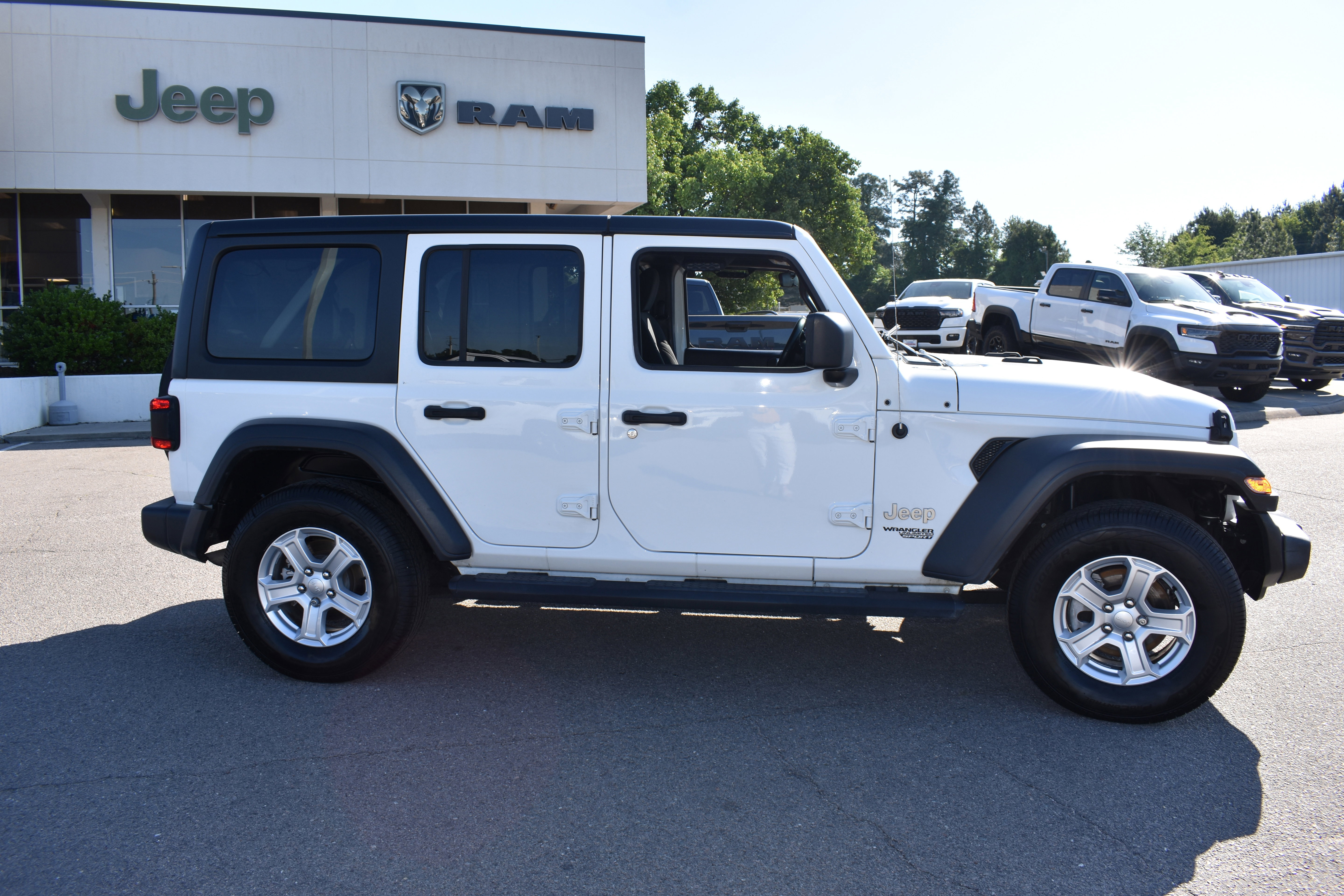 Used 2021 Jeep Wrangler Unlimited Sport AWD/4WD image 10