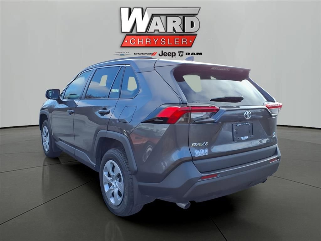 Used 2021 Toyota RAV4 LE image 2