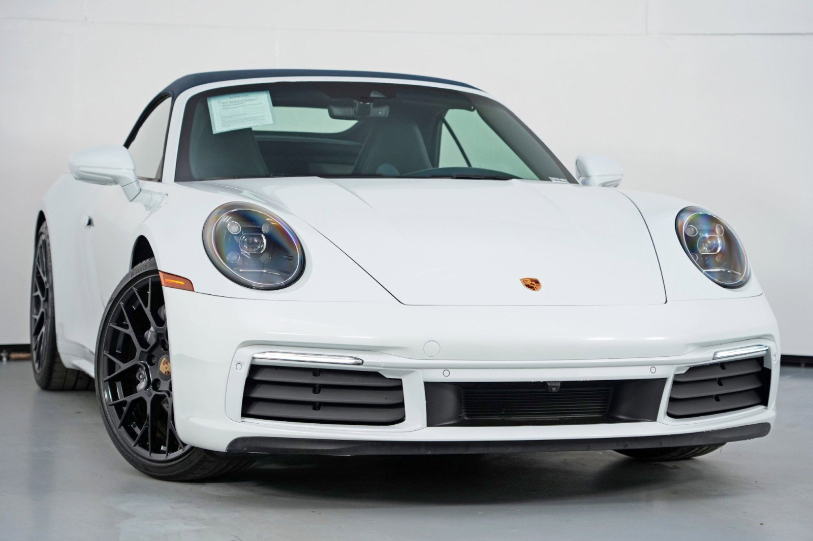 Used 2022 Porsche 911 Carrera image 4