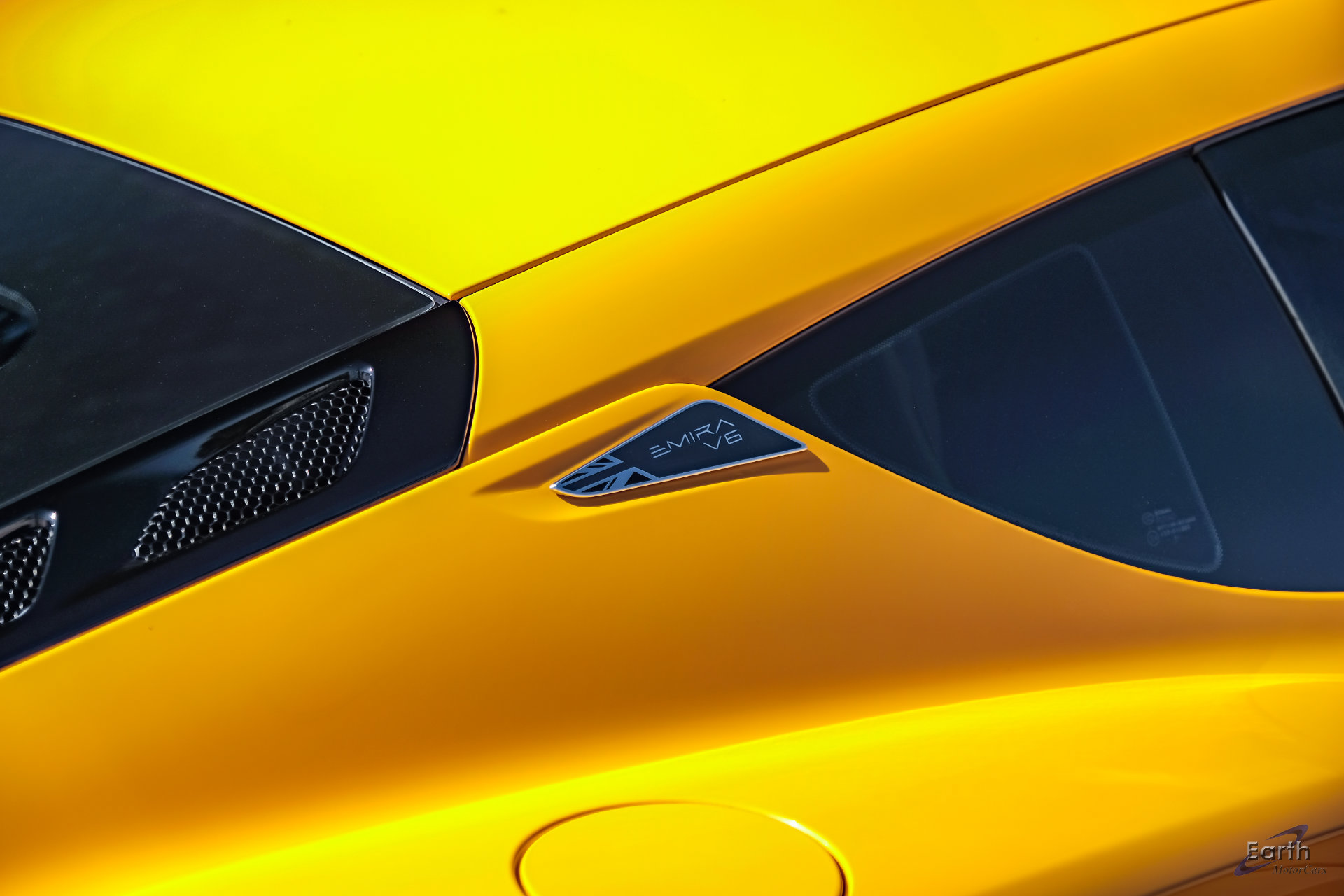 Used 2025 Lotus Emira RWD image 21