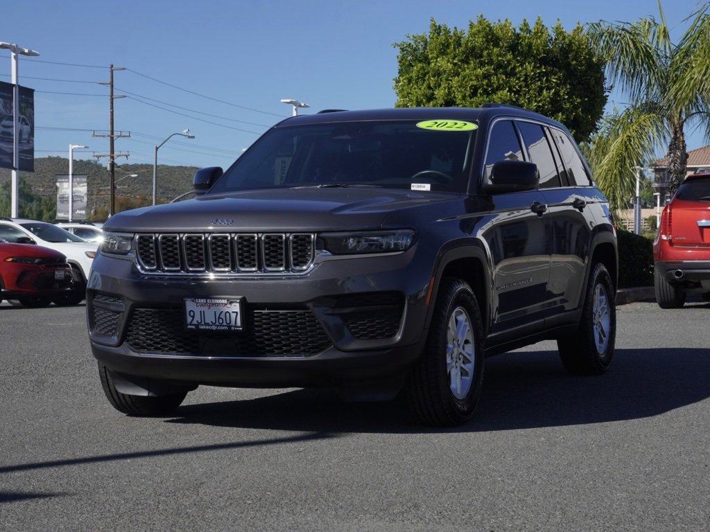 Certified 2022 Jeep Grand Cherokee Laredo w/ Luxury Tech Group I image 9