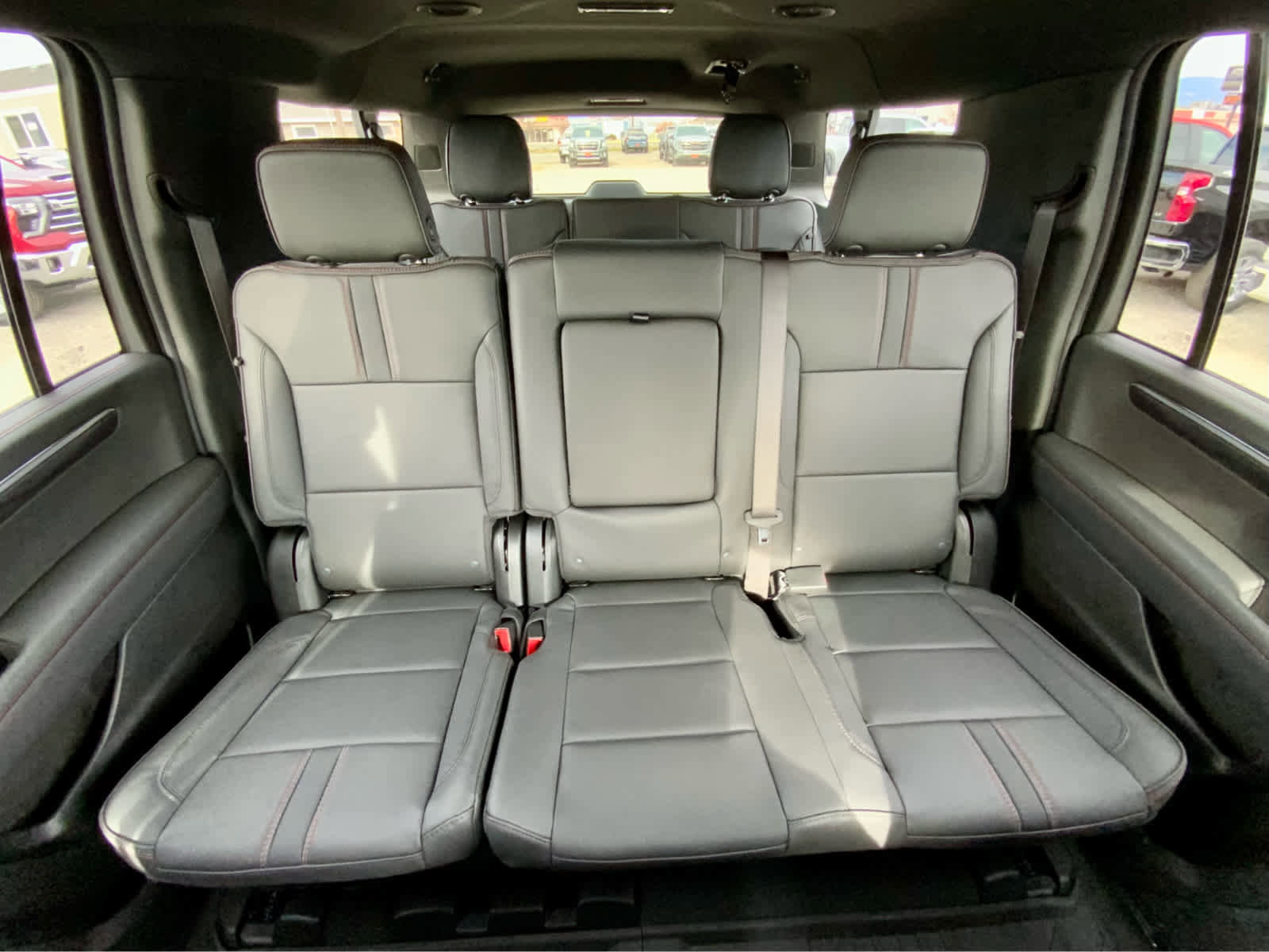 New 2026 Chevrolet Suburban RST image 31