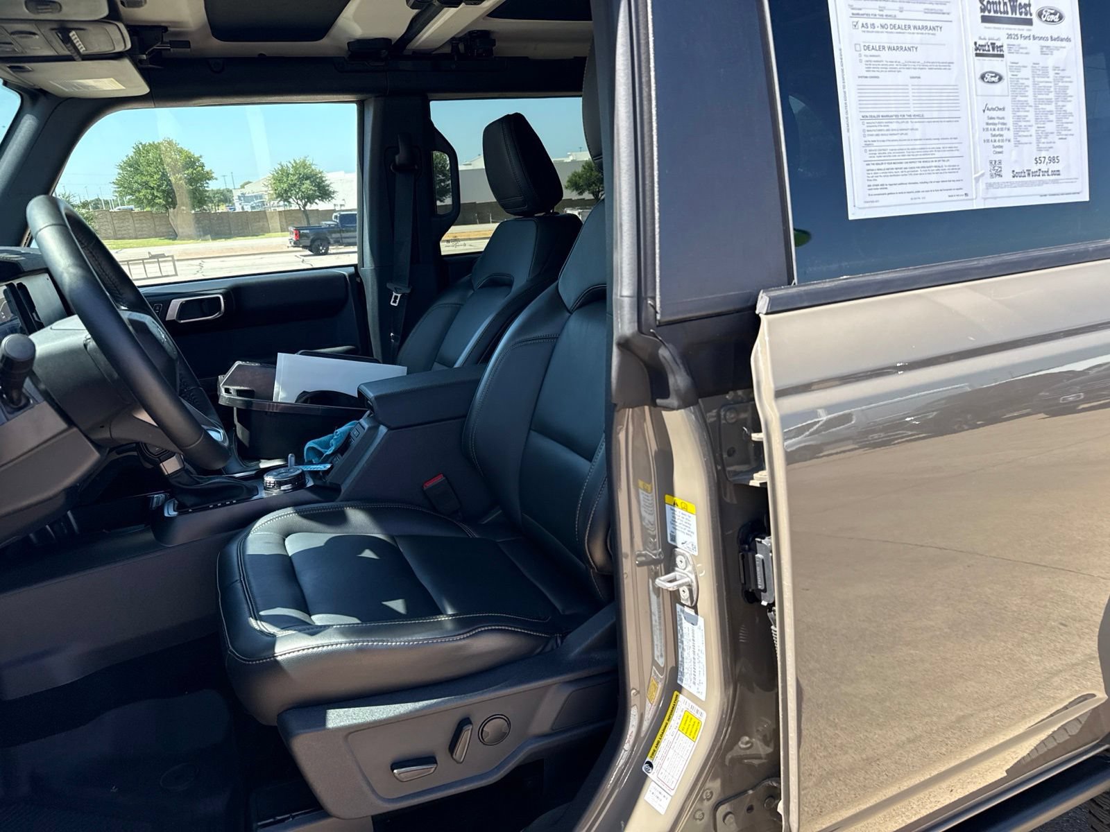 Used 2025 Ford Bronco Badlands AWD/4WD image 11
