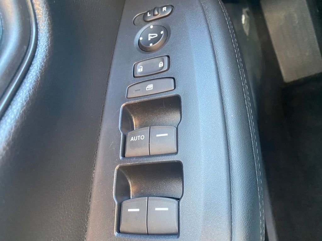 Used 2023 Honda HR-V LX image 16