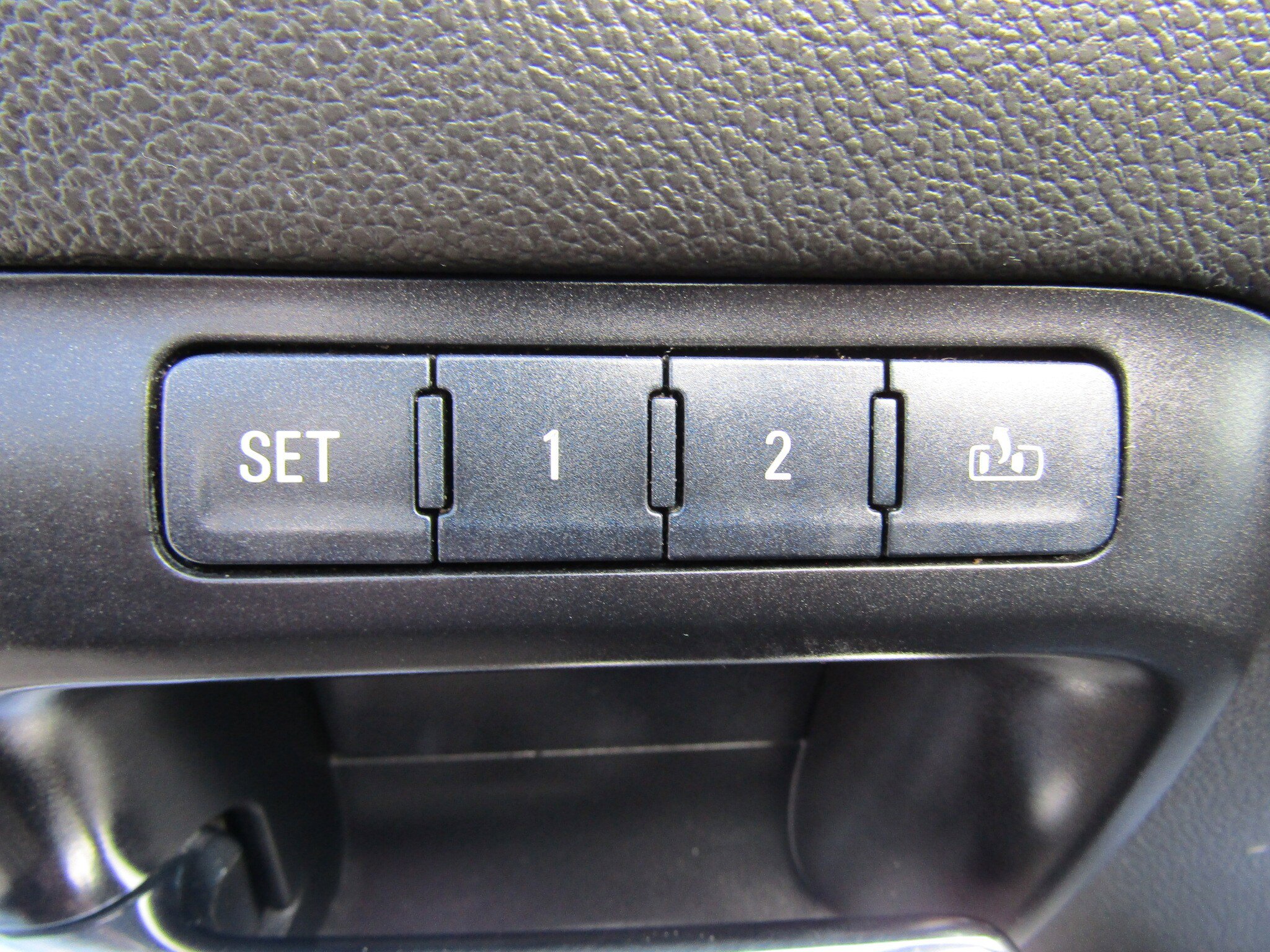 Used 2014 Chevrolet Silverado 1500 LTZ AWD/4WD image 20