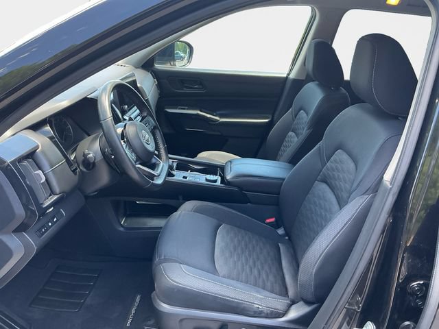 Used 2023 Nissan Pathfinder SV w/ SV Premium Package AWD/4WD image 10