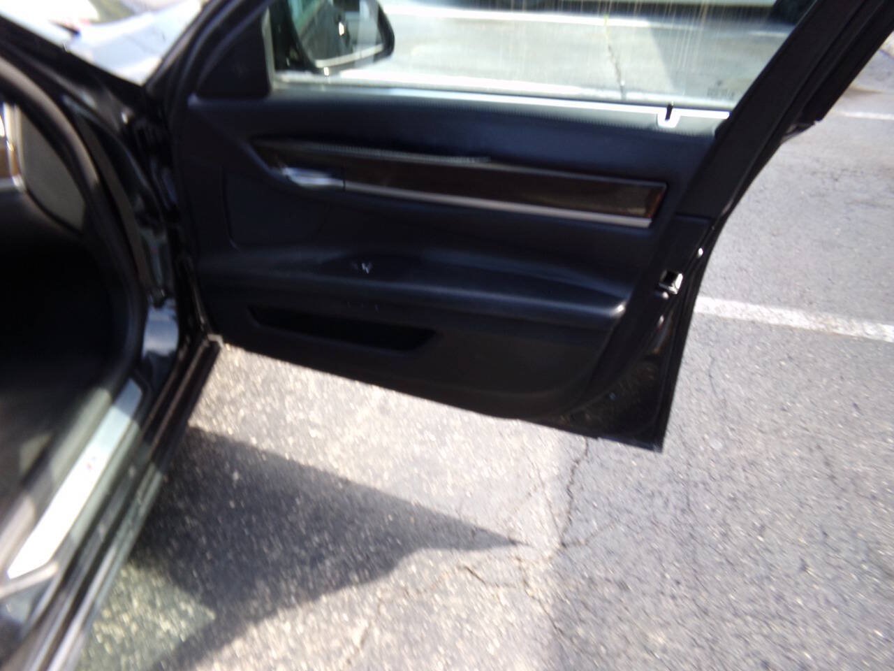 Used 2013 BMW 750Li RWD image 34
