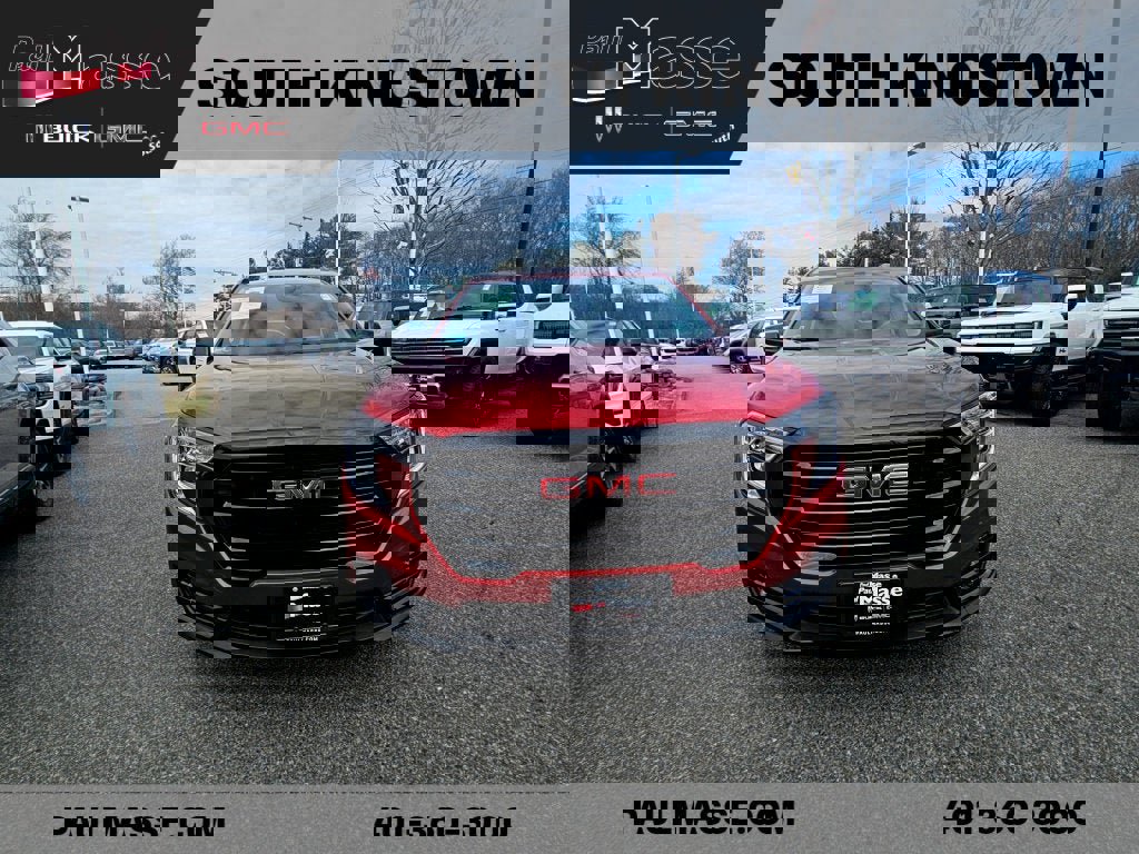 Used 2023 GMC Terrain SLE w/ Driver Convenience Package image 8