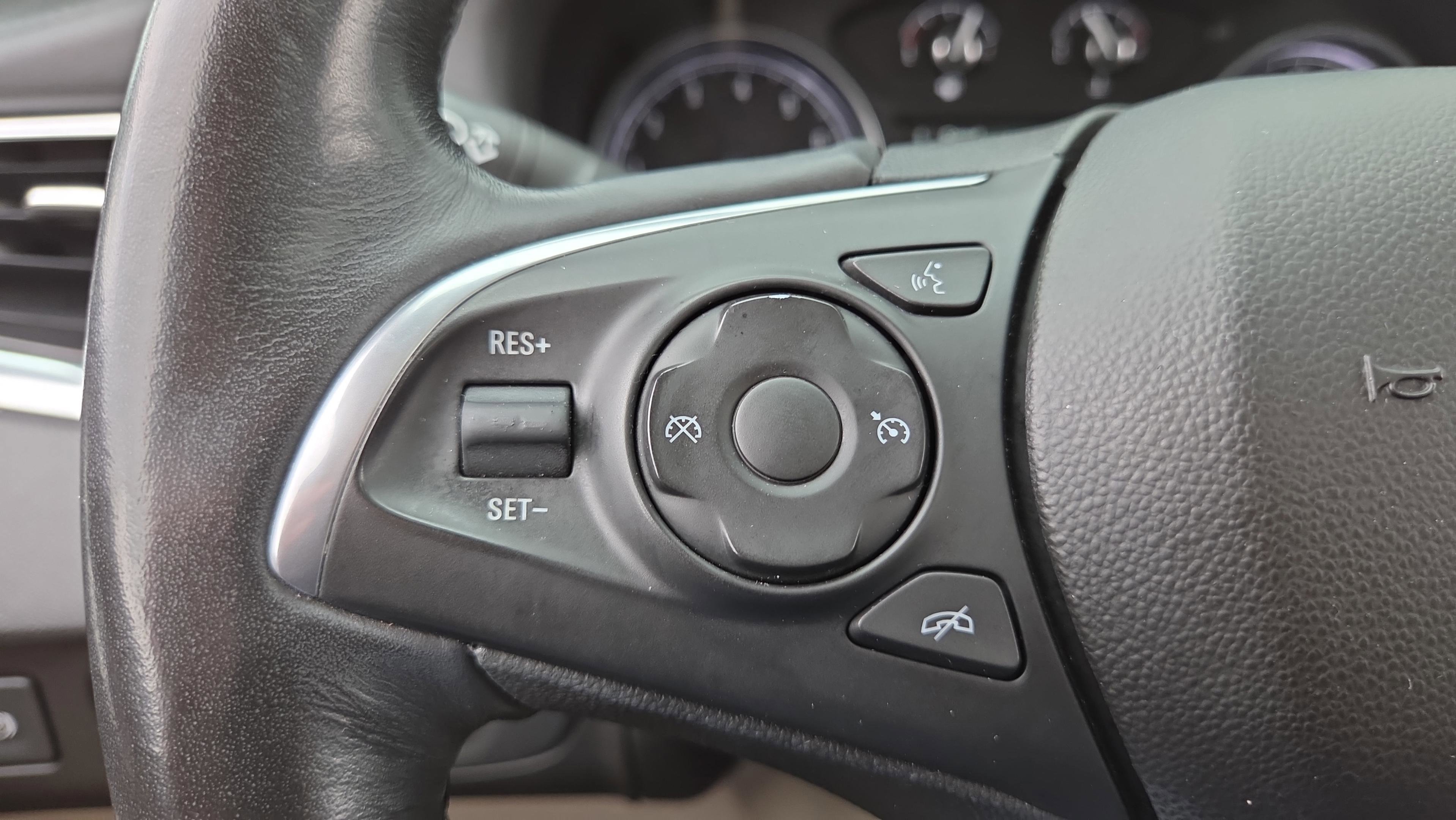 Used 2019 Buick Enclave Essence FWD image 25