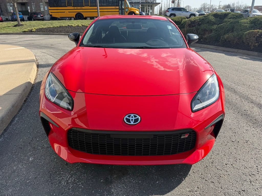 Used 2025 Toyota GR86 Premium w/ Performance Package image 10