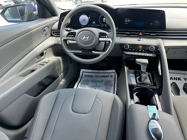 Used 2025 Hyundai Elantra SEL FWD image 24