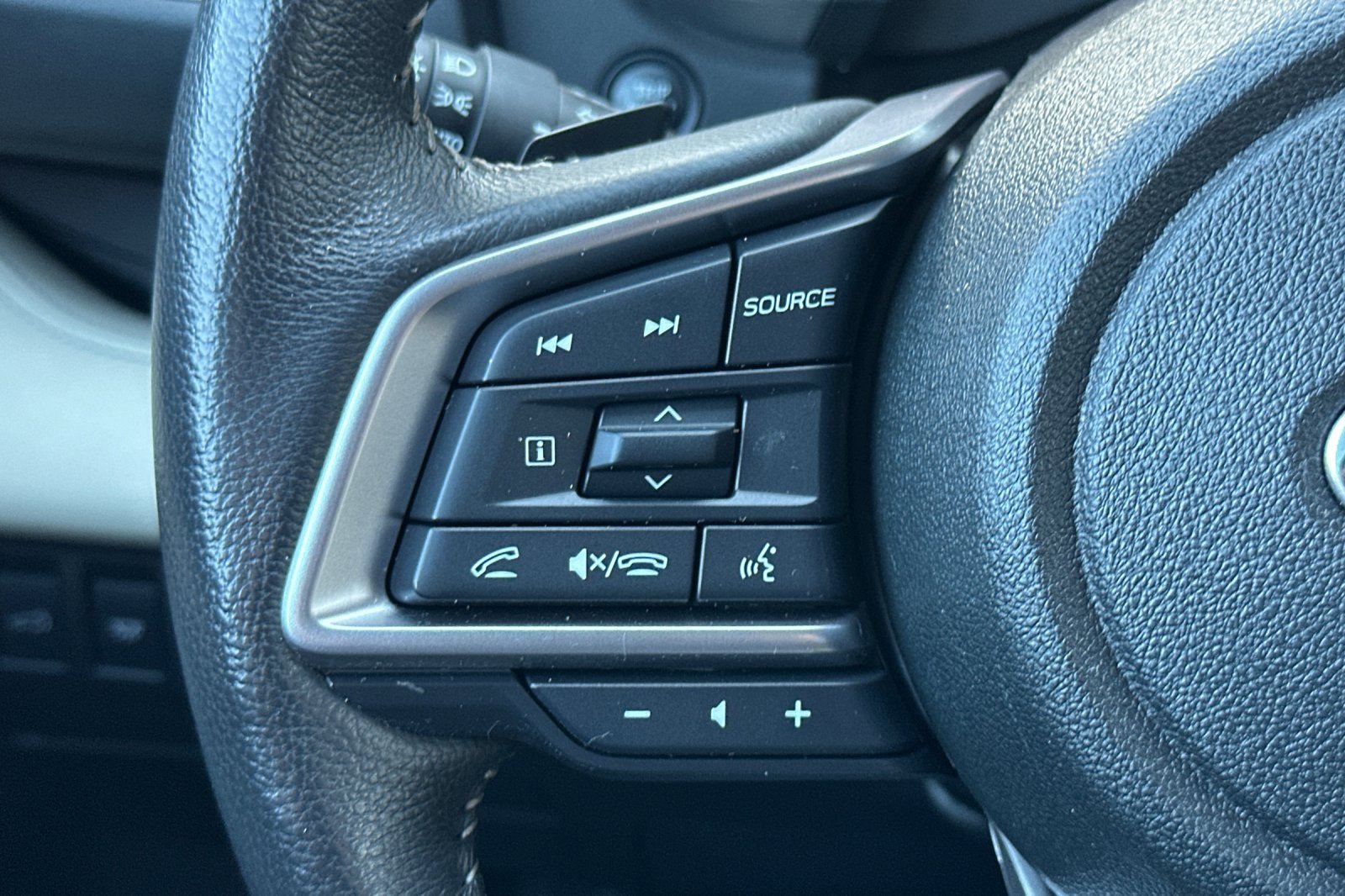 Used 2024 Subaru Ascent Limited image 28