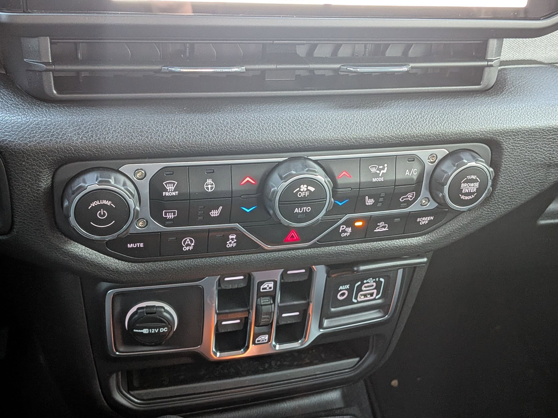 New 2025 Jeep Gladiator Sport image 20