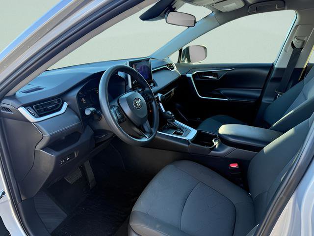 Used 2024 Toyota RAV4 XLE AWD/4WD image 4