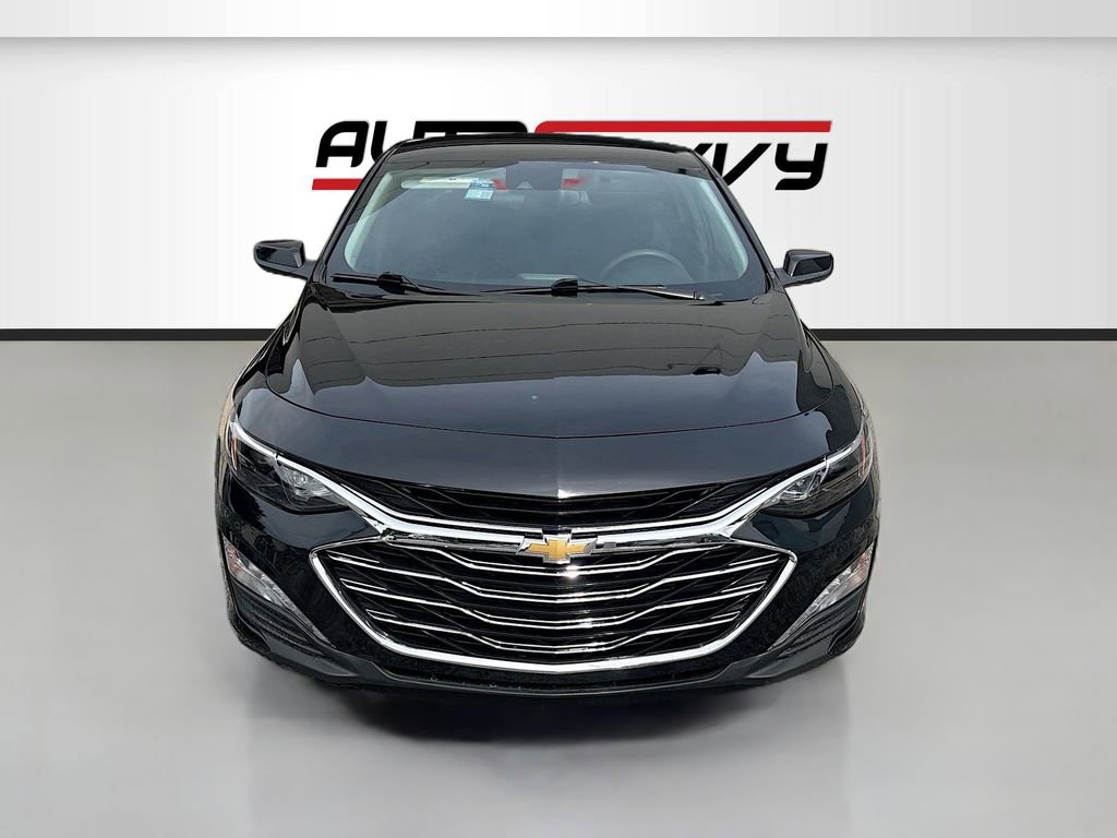 Used 2024 Chevrolet Malibu LT FWD image 2