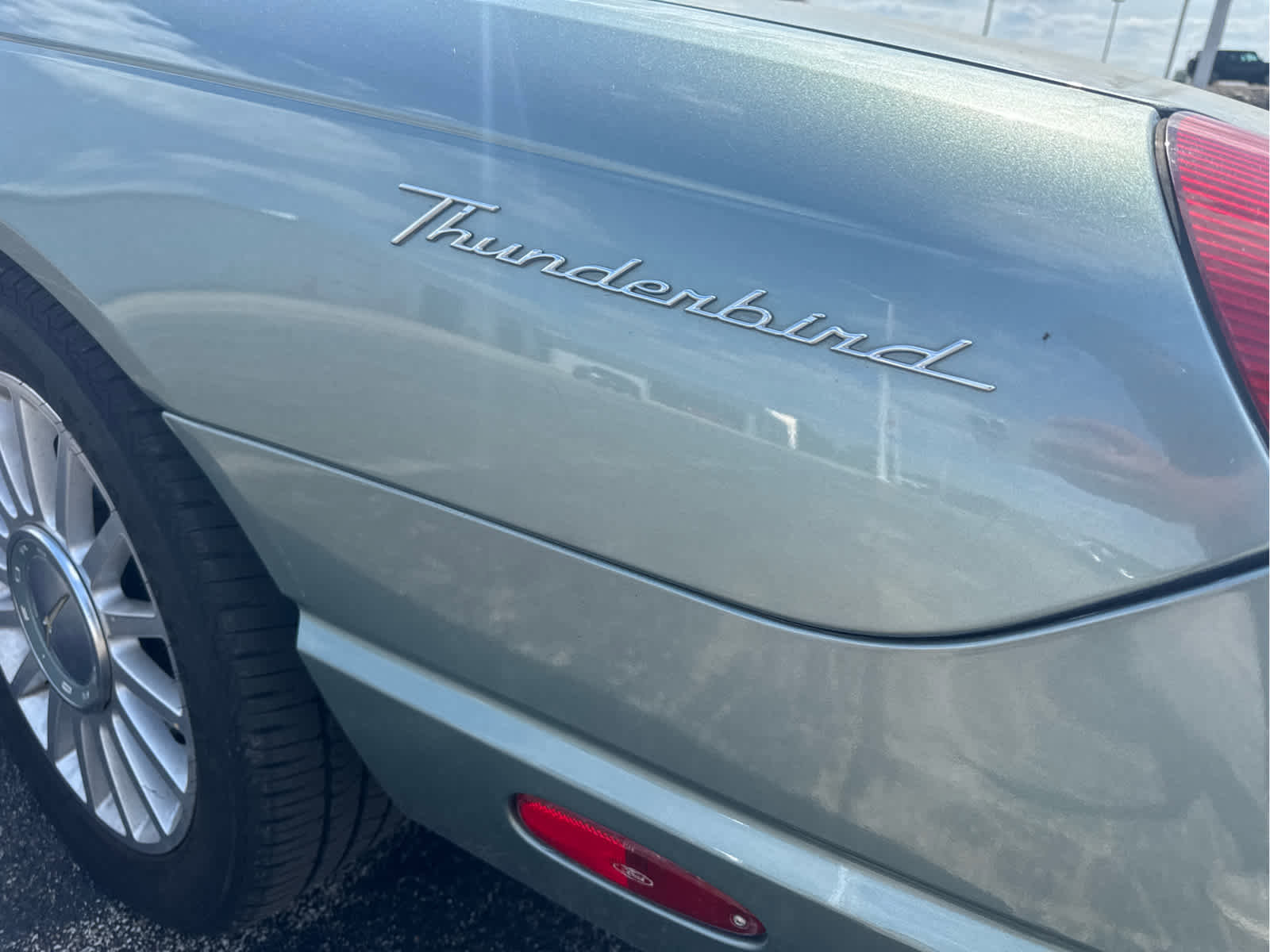 Used 2004 Ford Thunderbird Pacific Coast RWD image 4