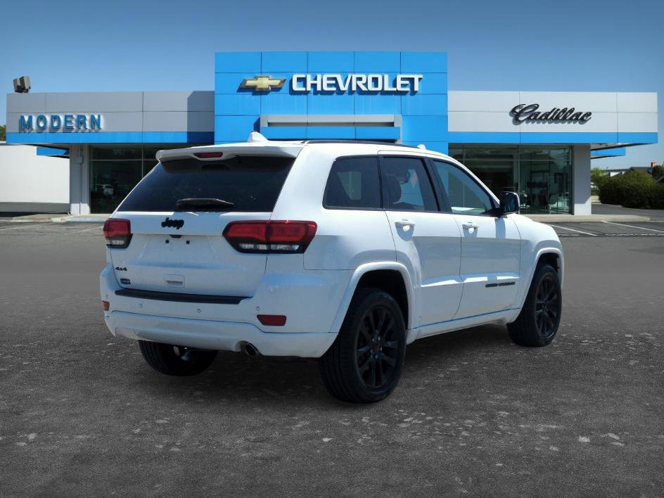 Used 2020 Jeep Grand Cherokee Altitude AWD/4WD image 5