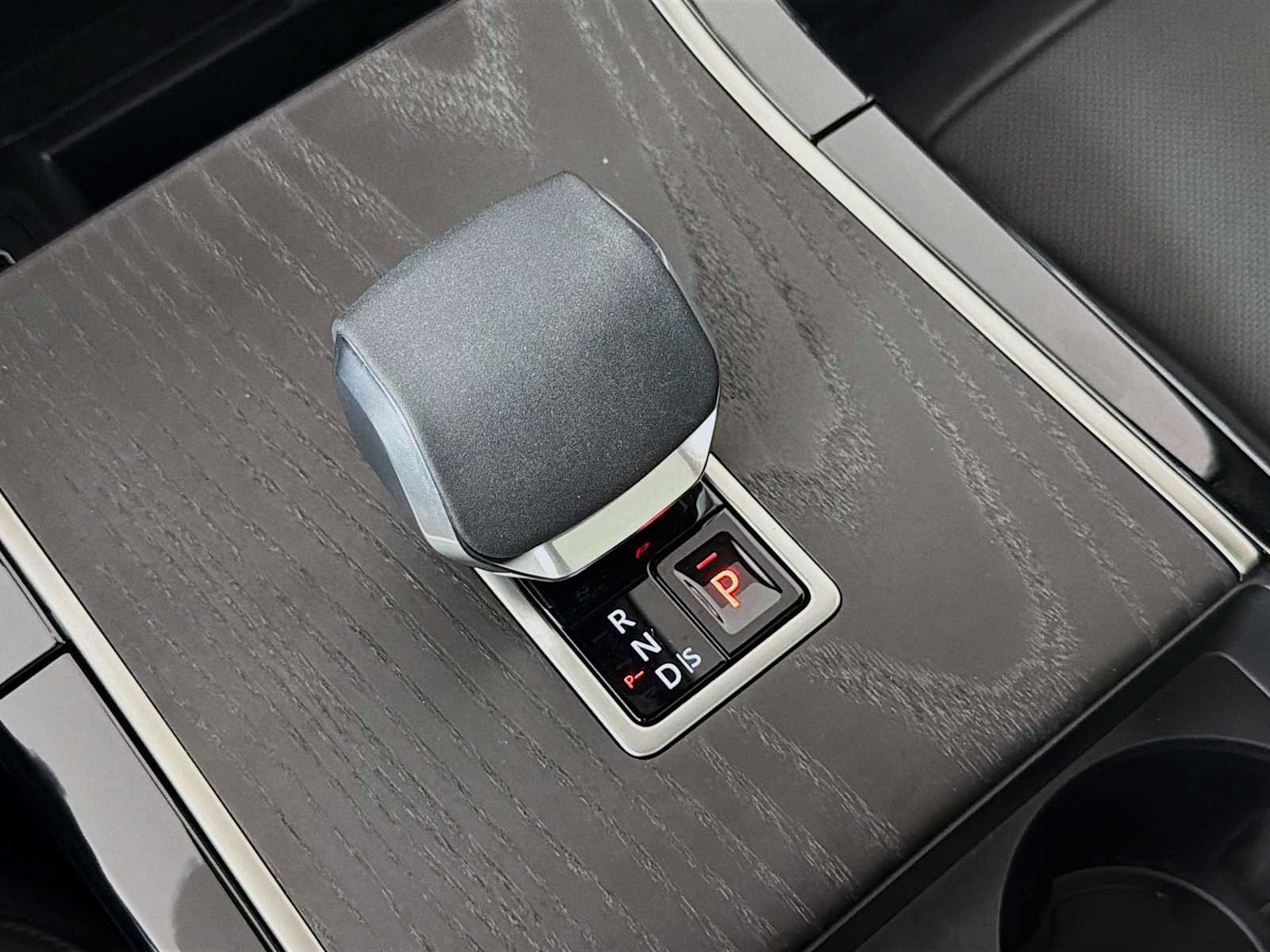 Used 2026 Land Rover Range Rover Velar Dynamic SE AWD/4WD image 18