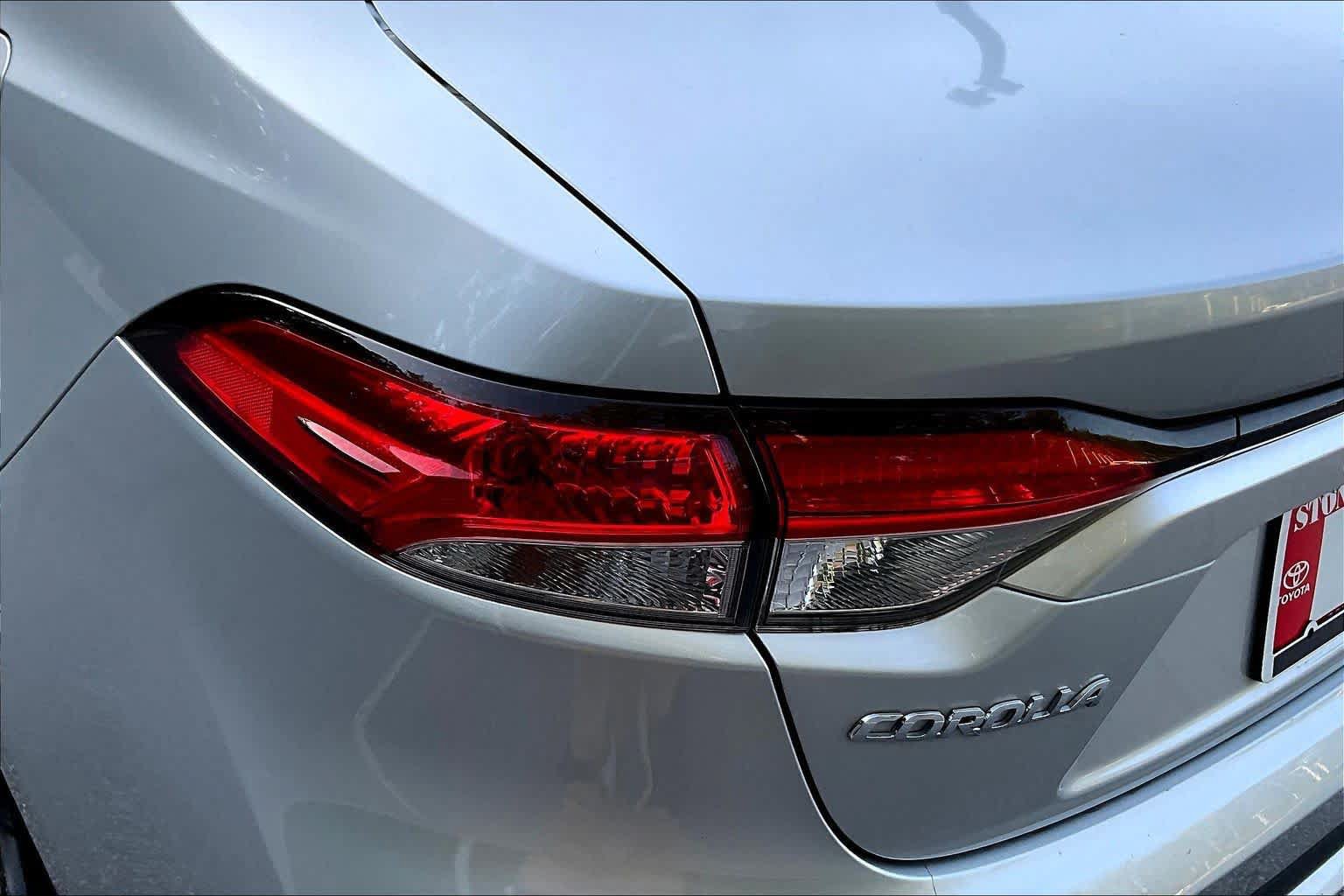 Used 2022 Toyota Corolla LE FWD image 28