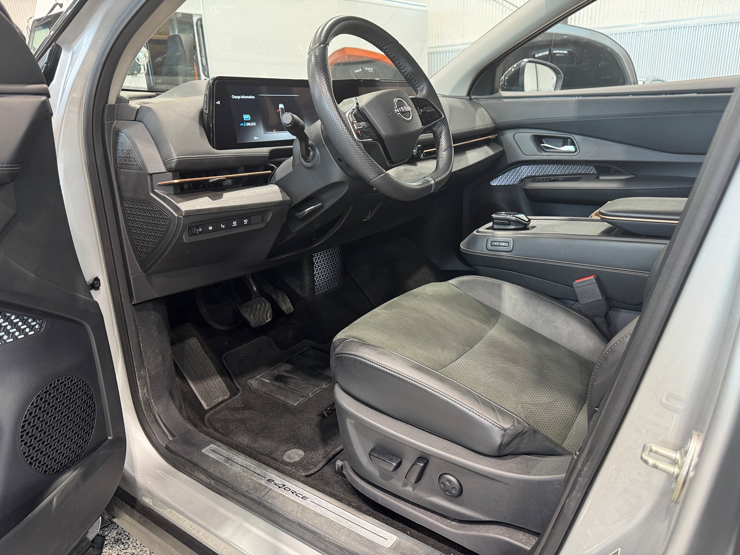 Used 2024 Nissan Ariya AWD image 13