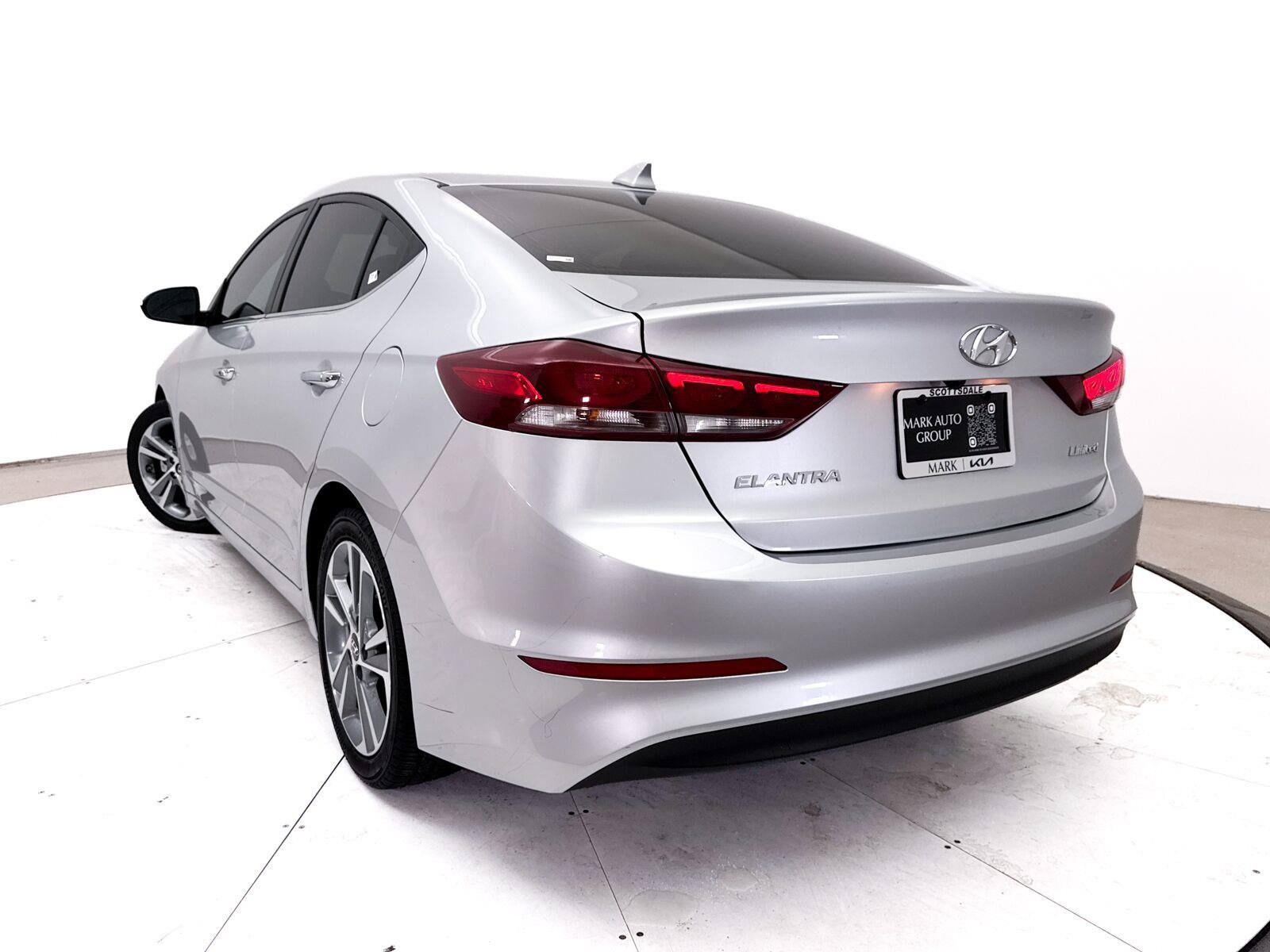 Used 2017 Hyundai Elantra Limited FWD image 6