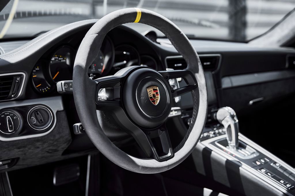 Used 2018 Porsche 911 GT3 RWD image 36