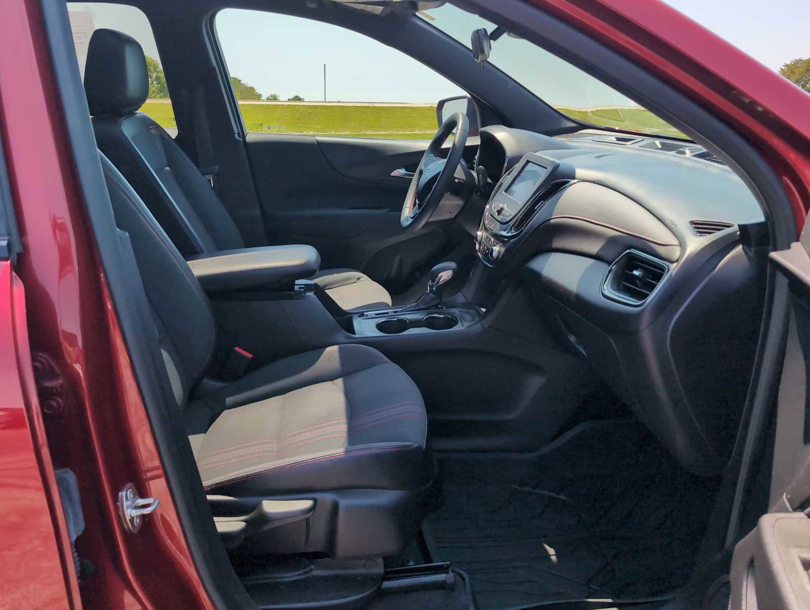 Used 2023 Chevrolet Equinox RS FWD image 27