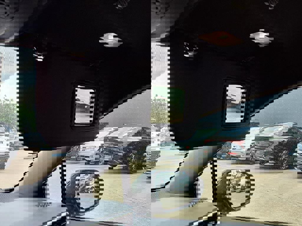 Used 2024 Toyota Corolla SE image 27