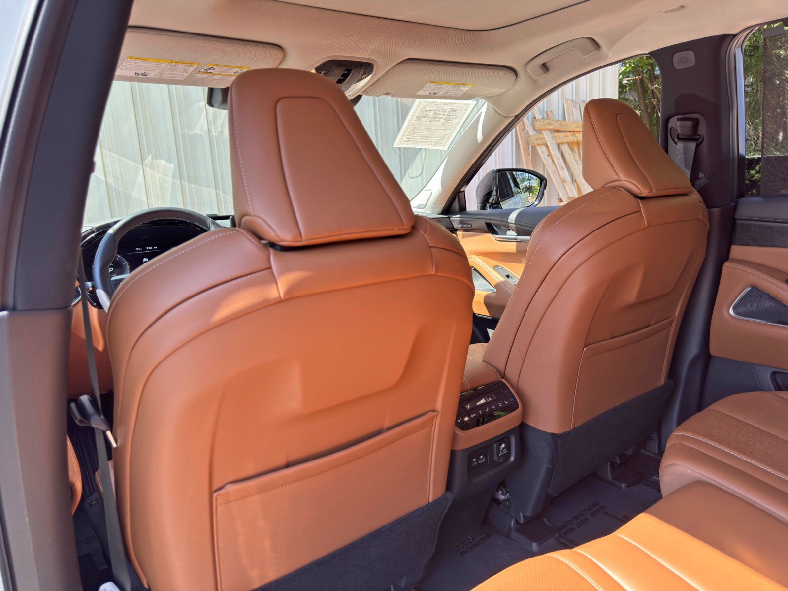 Used 2025 INFINITI QX60 Sensory w/ Vision Package AWD/4WD image 36