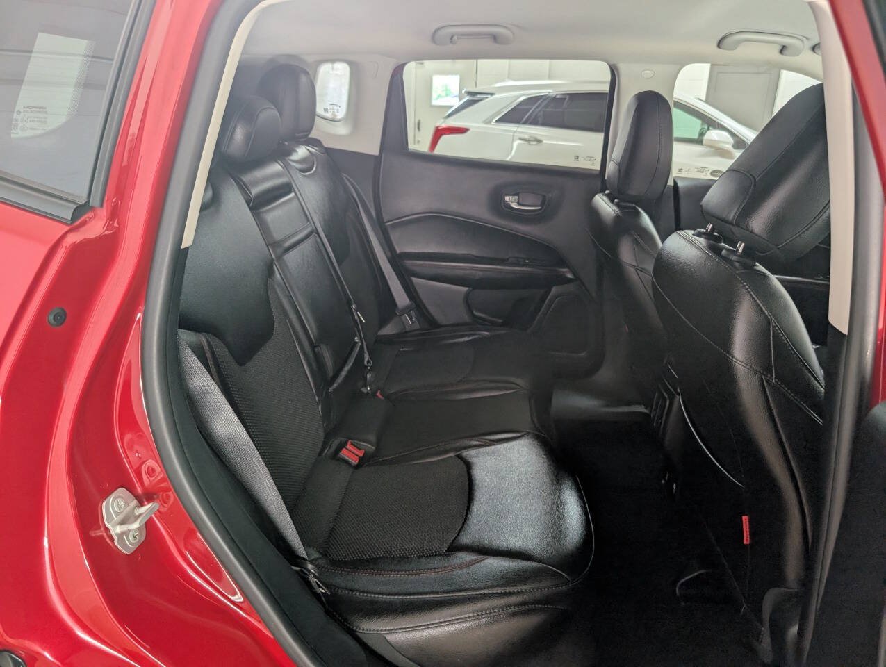 Used 2018 Jeep Compass Trailhawk w/ Safety & Security Group AWD/4WD image 18