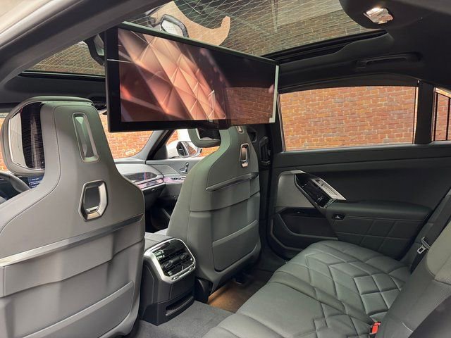 New 2026 BMW 760i xDrive image 25