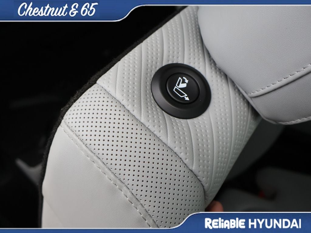 Certified 2025 Hyundai Palisade SEL FWD image 15