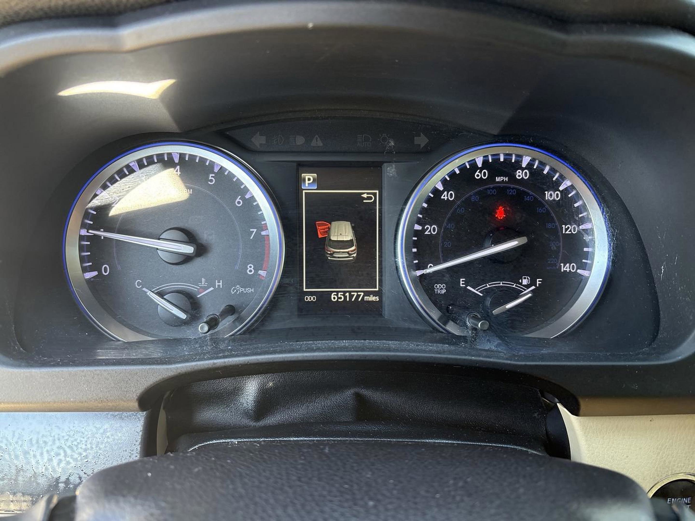 Used 2018 Toyota Highlander SE image 26