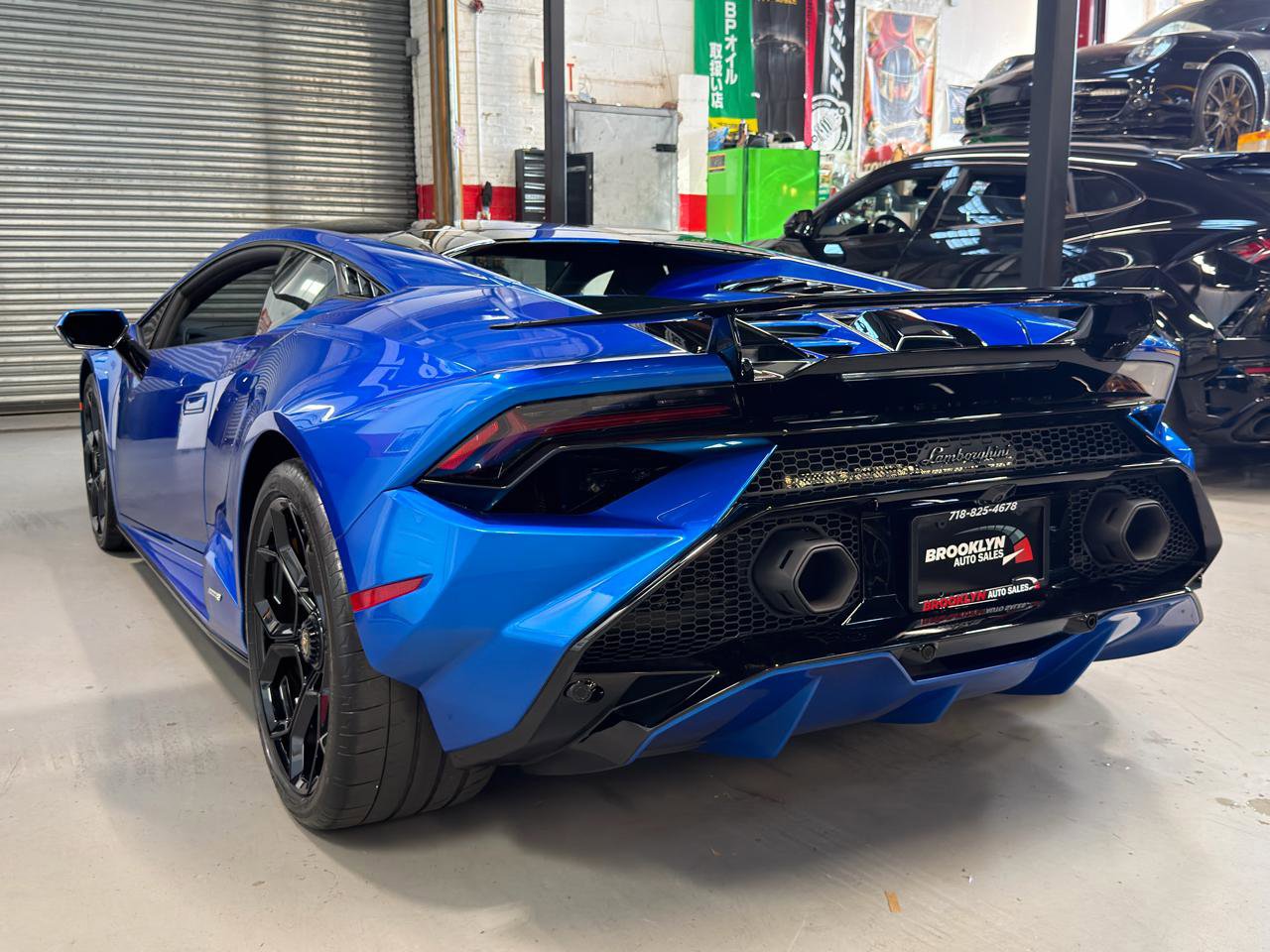Used 2023 Lamborghini Huracan Tecnica RWD image 9
