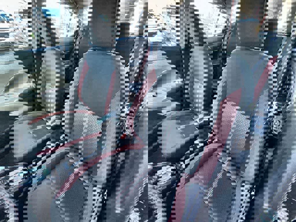 Used 2024 Nissan Versa SR image 11