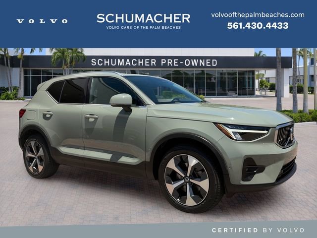 Used 2024 Volvo XC40 B5 Plus AWD/4WD image 1