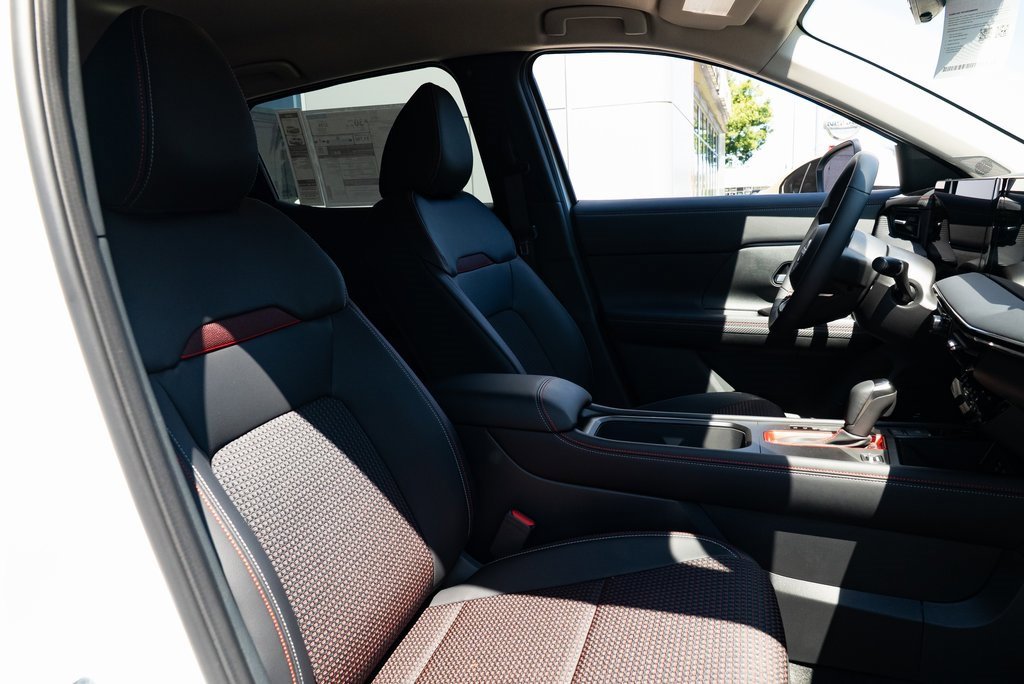 New 2025 Nissan Kicks SR w/ Interior Electronics Package image 23