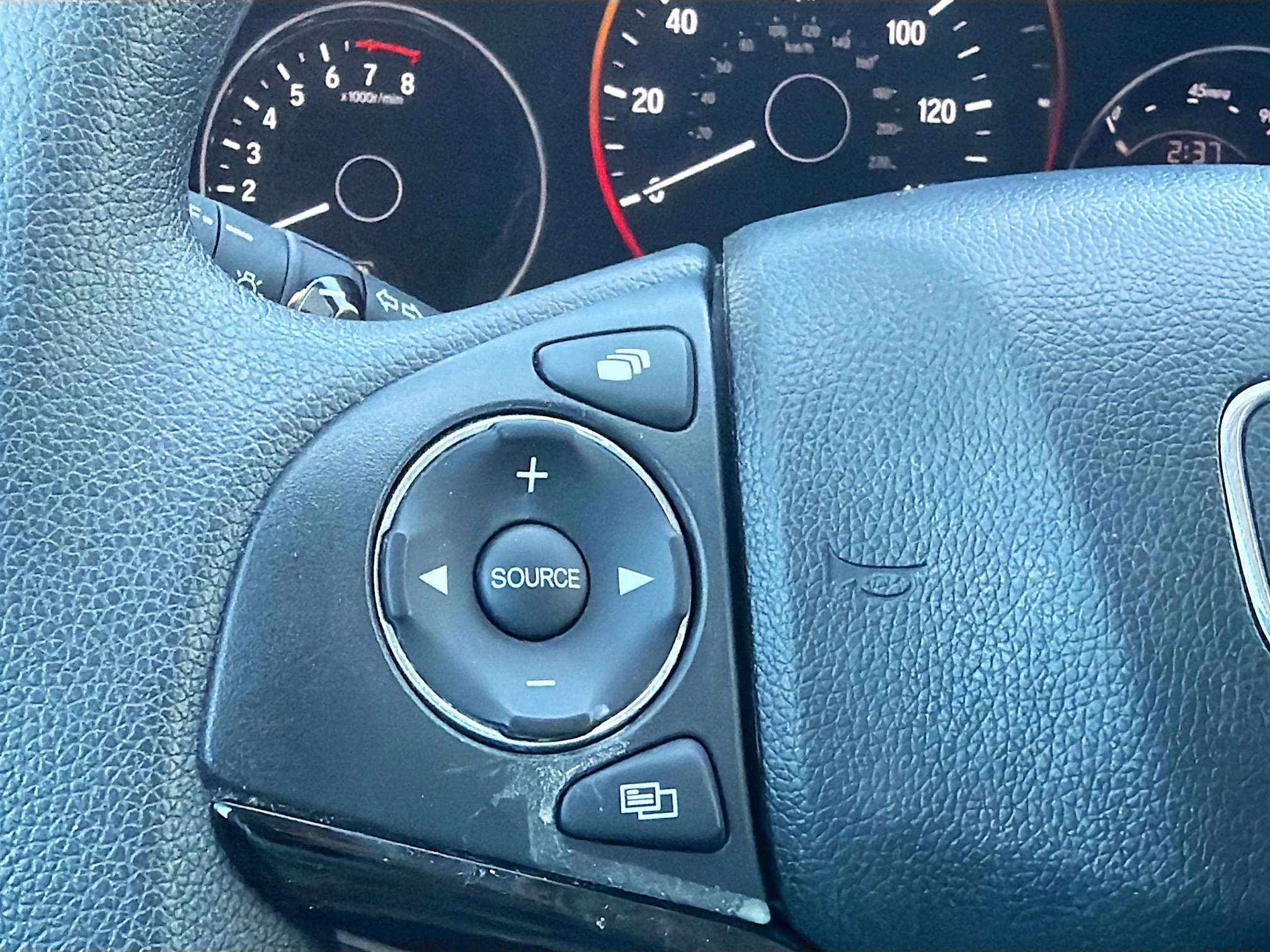 Used 2017 Honda HR-V EX image 33