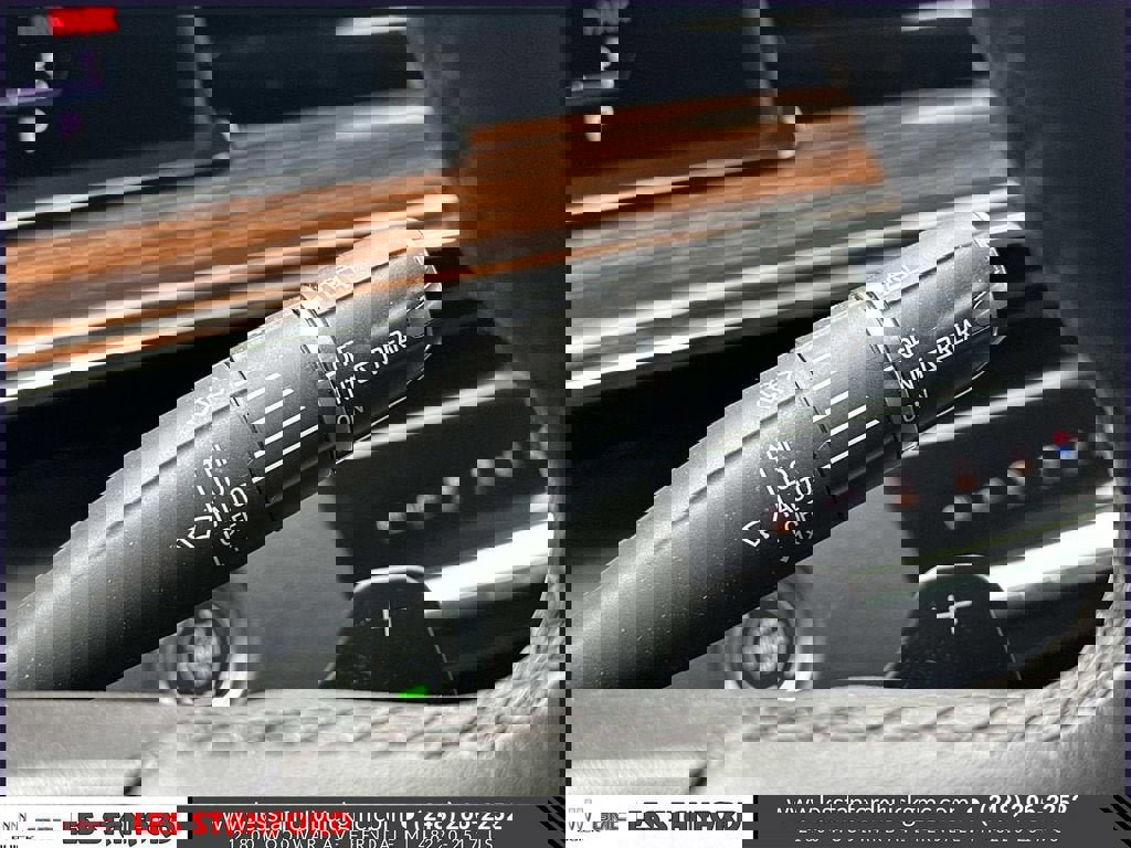 Used 2023 Cadillac Escalade Luxury w/ LPO, Illumination Package image 26