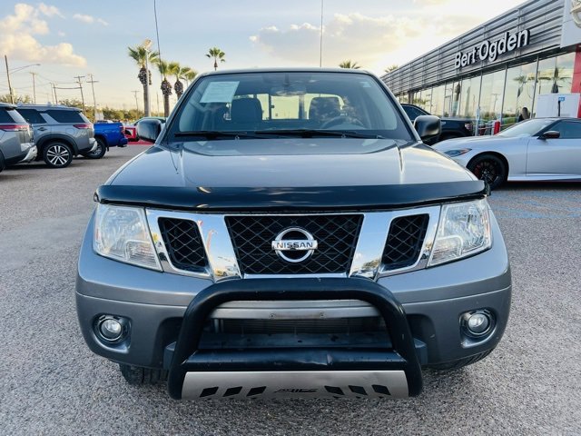Used 2020 Nissan Frontier SV image 2