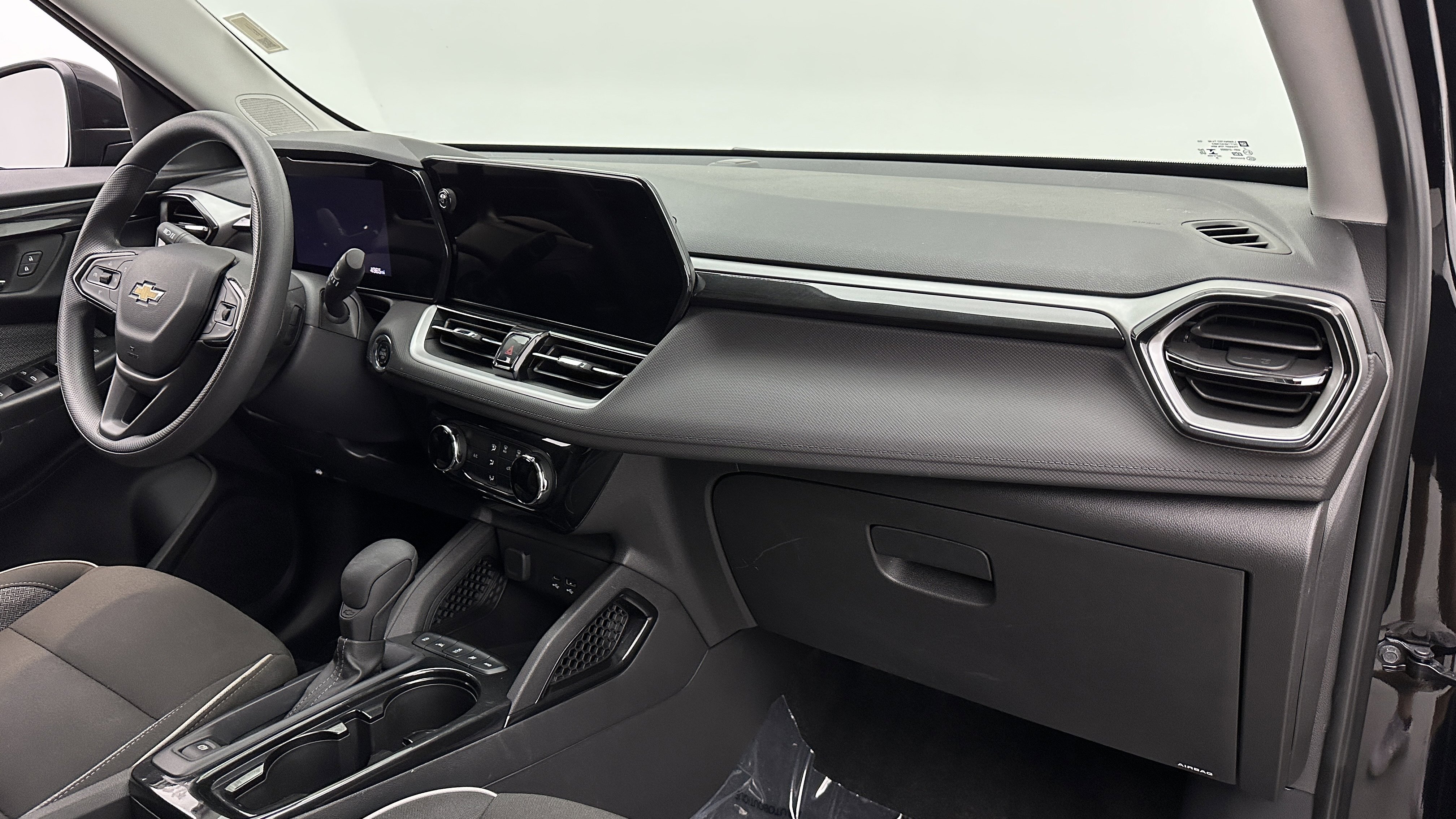 Used 2025 Chevrolet TrailBlazer LT image 22