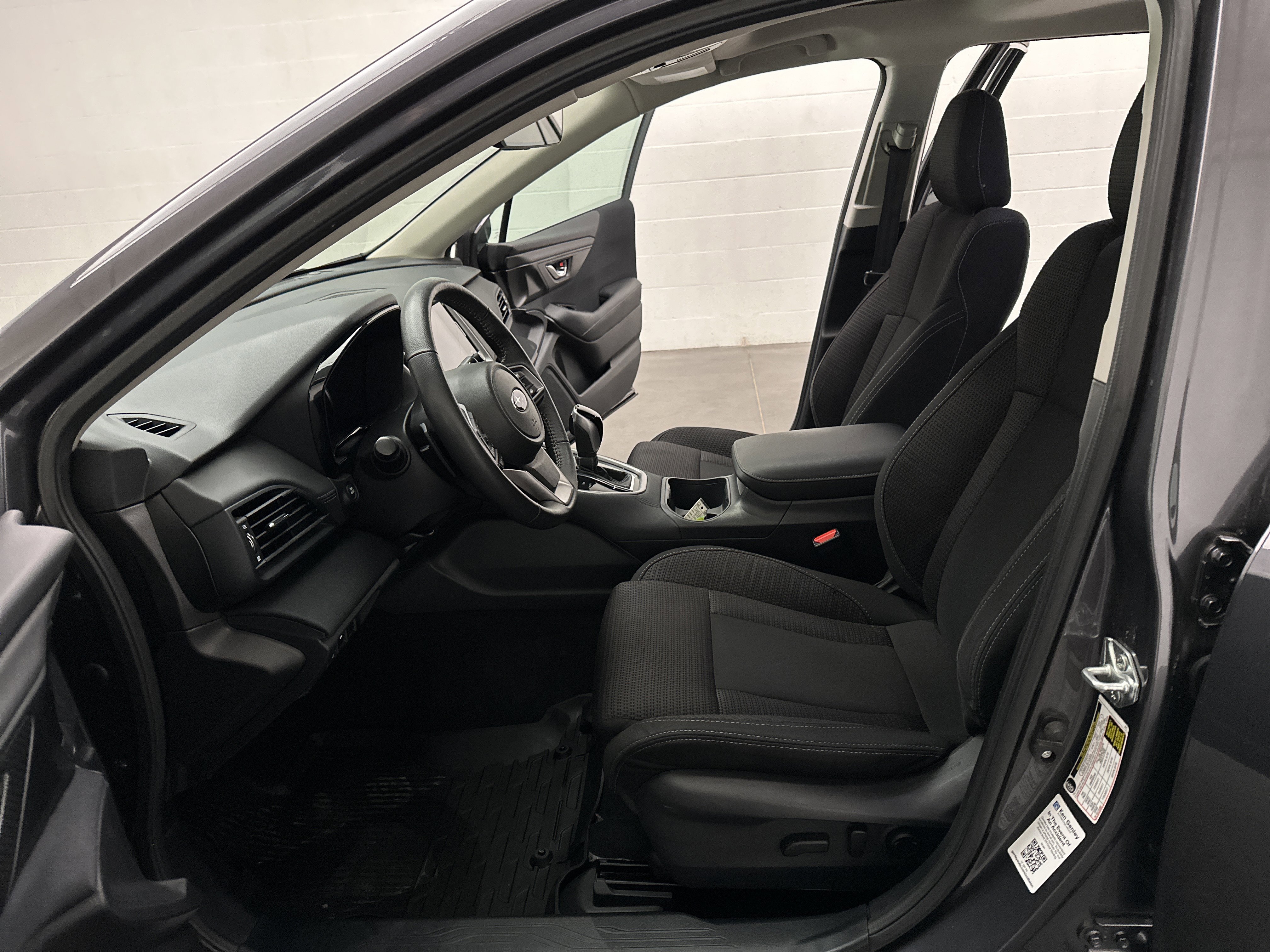 Used 2025 Subaru Outback Premium w/ Popular Package #1A image 16