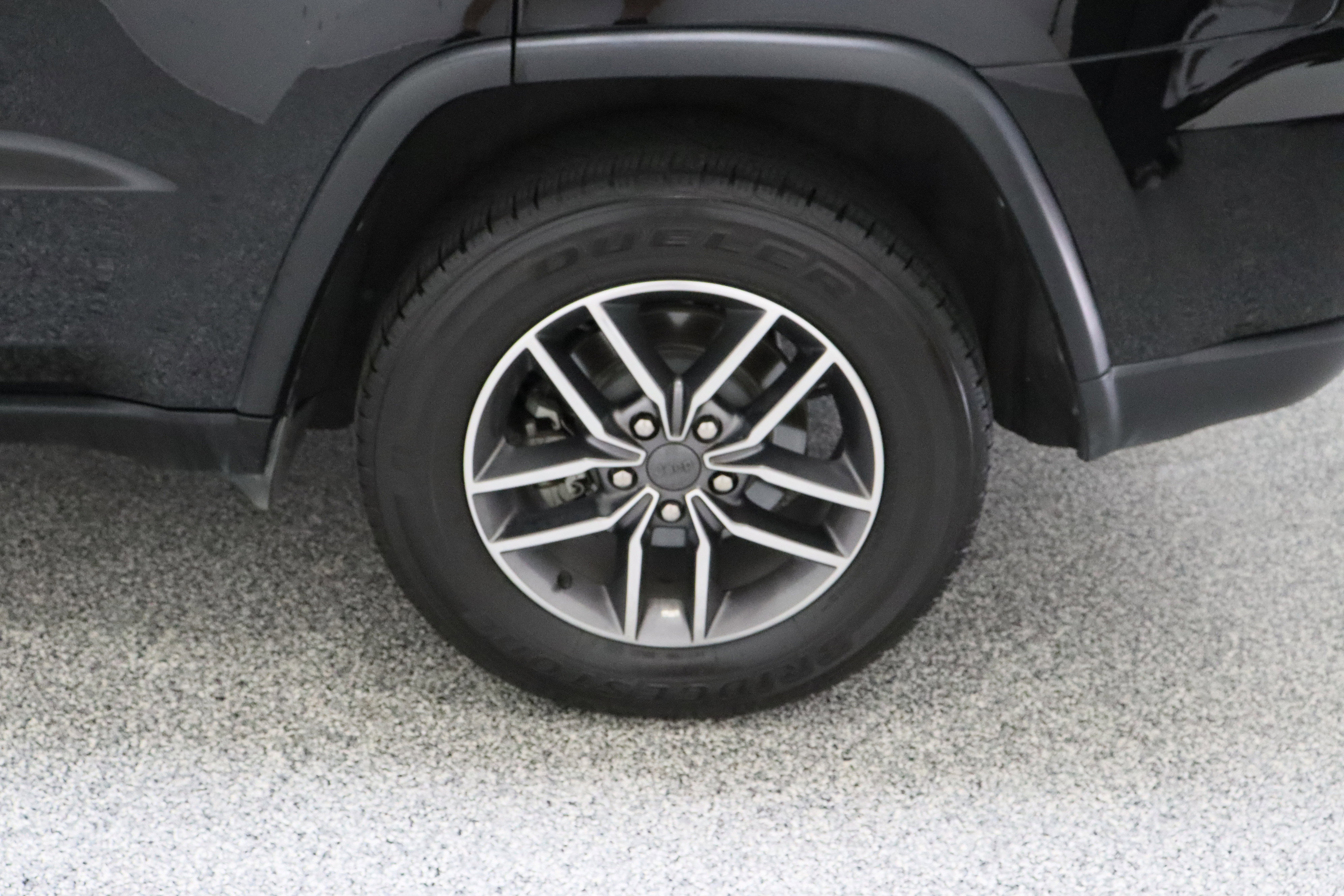 Used 2020 Jeep Grand Cherokee Limited image 10