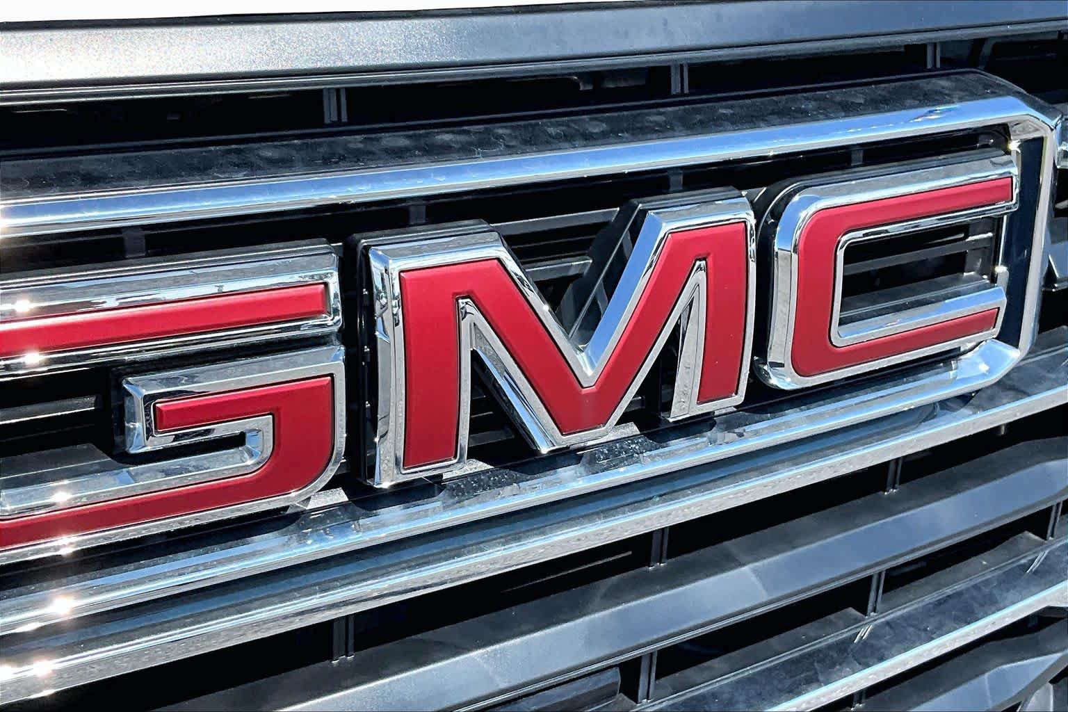New 2025 GMC Sierra 3500 SLT w/ SLT Premium Package AWD/4WD image 3