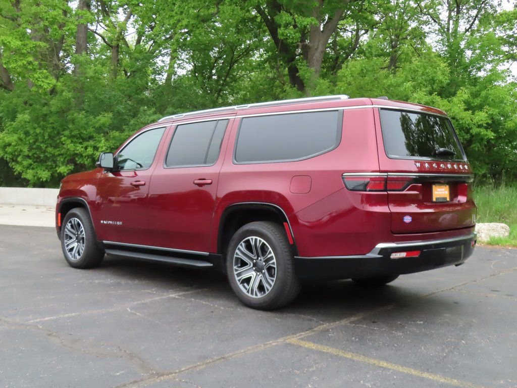 Certified 2024 Jeep Wagoneer L Series II w/ Flexible Seating Group image 33