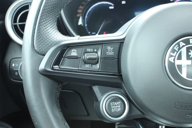 Used 2024 Alfa Romeo Giulia Ti AWD/4WD image 26